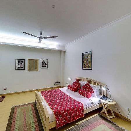 Colonel'S Retreat At The Airport Bed & Breakfast New Delhi Exterior photo