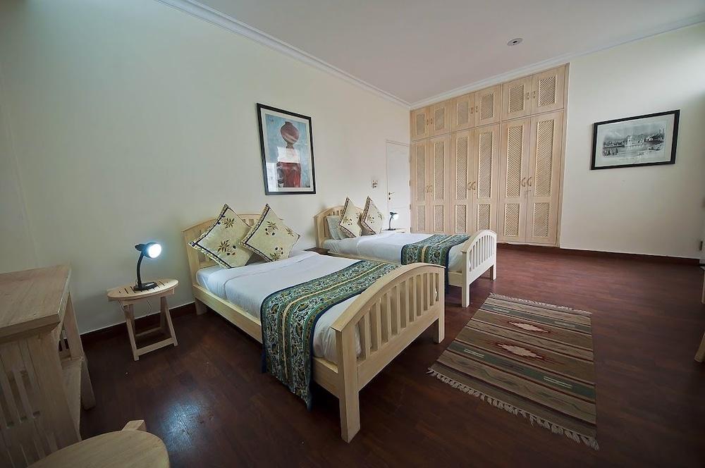 Colonel'S Retreat At The Airport Bed & Breakfast New Delhi Exterior photo