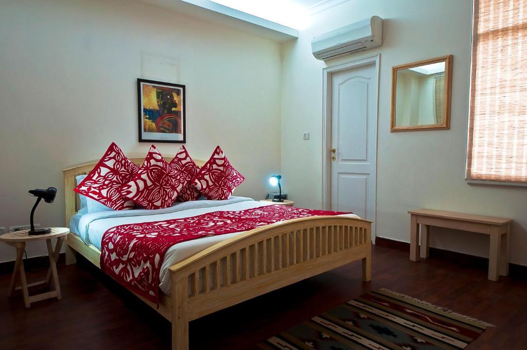 Colonel'S Retreat At The Airport Bed & Breakfast New Delhi Exterior photo